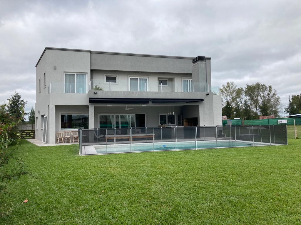 Casa en Venta en Terralagos Barrio Privado Canning Ezeiza