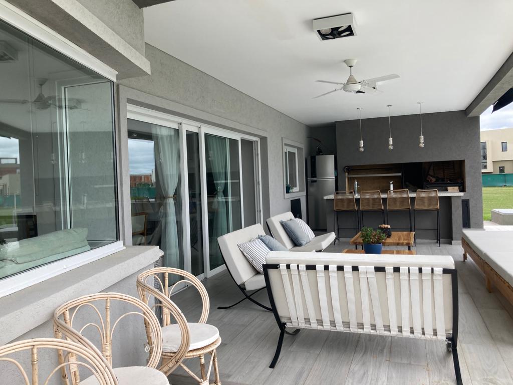 Casa en Venta en Terralagos Barrio Privado Canning Ezeiza