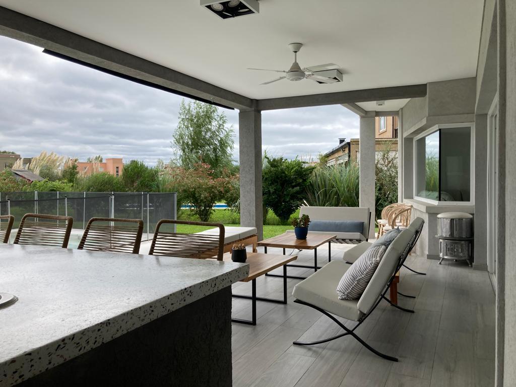 Casa en Venta en Terralagos Barrio Privado Canning Ezeiza