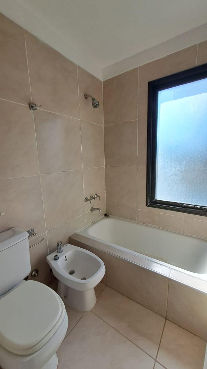Casa 4 Ambientes en Alquiler en Pérgolas de Canning, Ezeiza