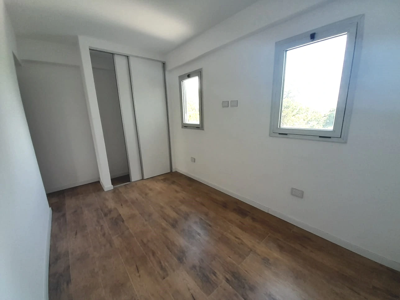 Departamento de 3 ambientes con dos cocheras a la venta en Ezeiza