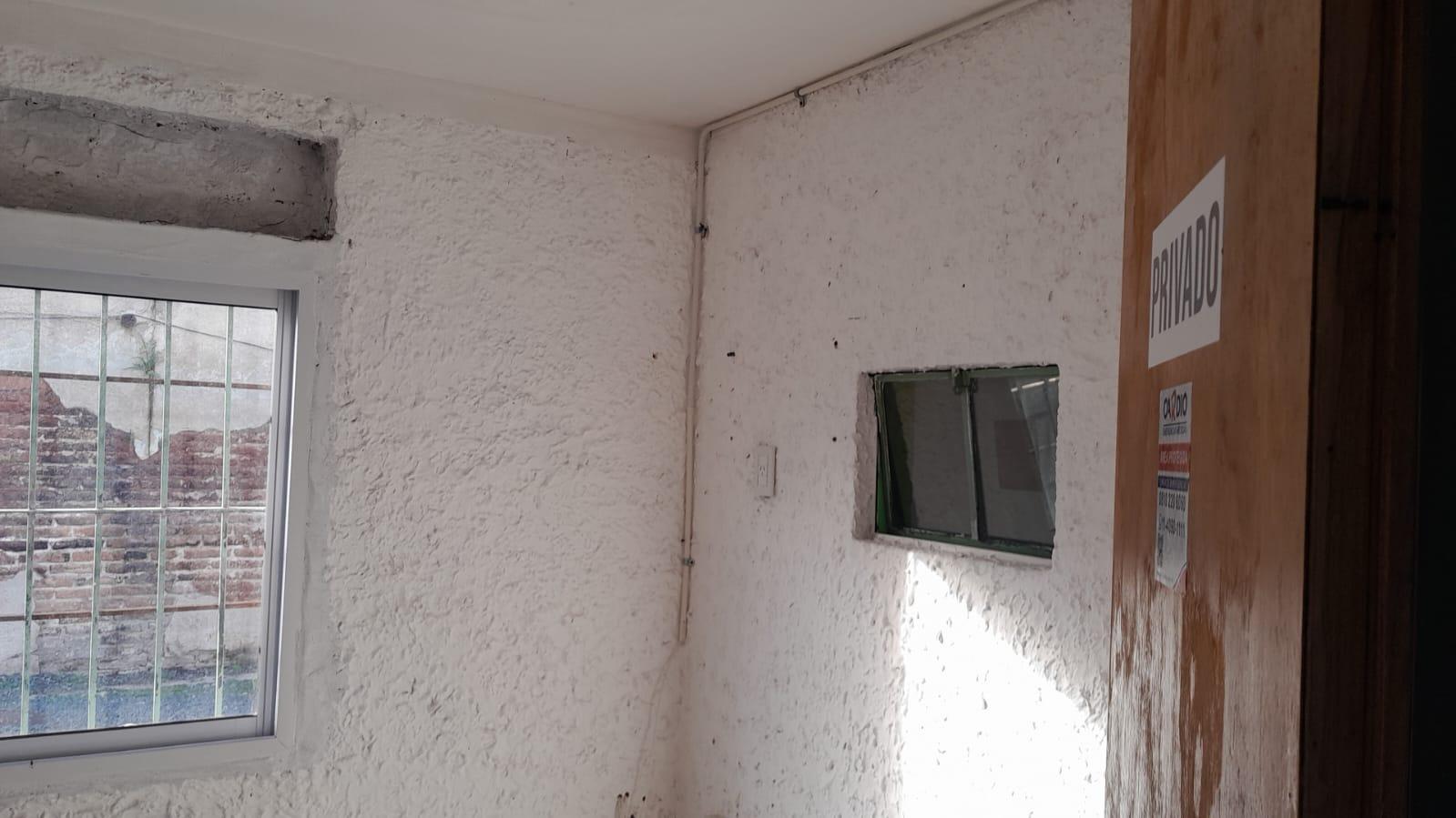 Local comercial en Monte Grande en Alquiler. Ubicado en Av Leandro Alem
