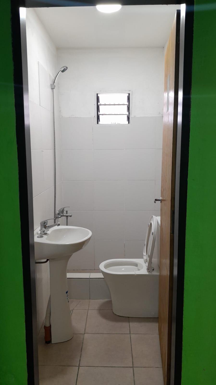 Local comercial en Monte Grande en Alquiler. Ubicado en Av Leandro Alem
