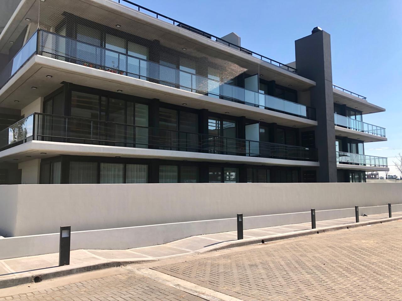 Departamento de 3 ambientes en venta en Sargento Cabral 3300 Canning