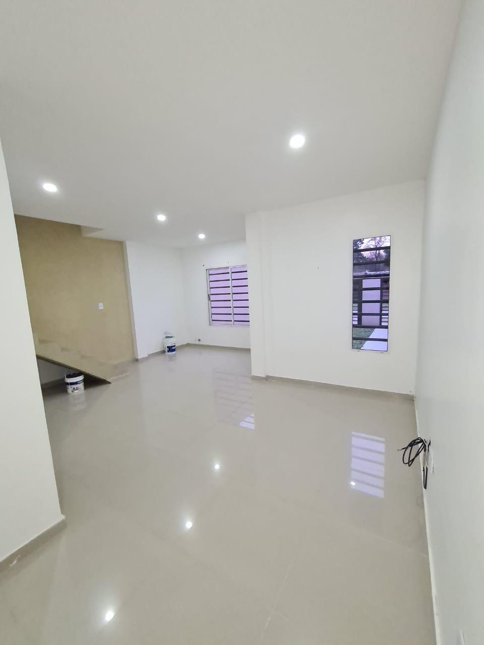 Duplex de 3 ambientes con patio jardín y parrilla en venta en San Vicente