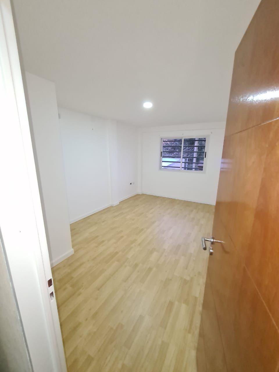 Duplex de 3 ambientes con patio jardín y parrilla en venta en San Vicente