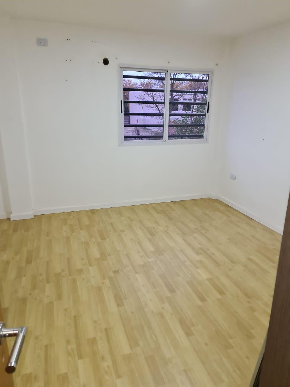 Duplex de 3 ambientes con patio jardín y parrilla en venta en San Vicente