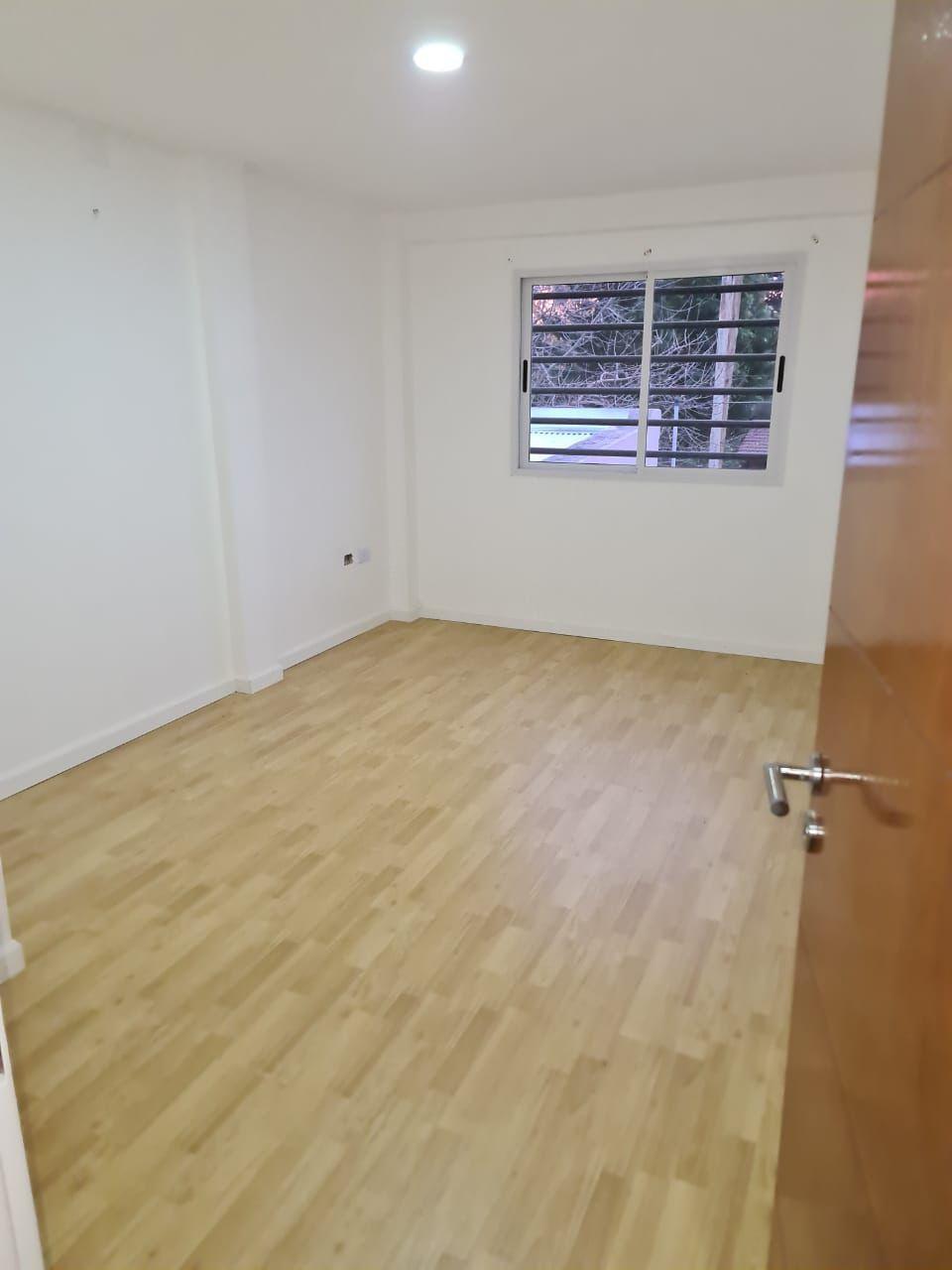 Duplex de 3 ambientes con patio jardín y parrilla en venta en San Vicente