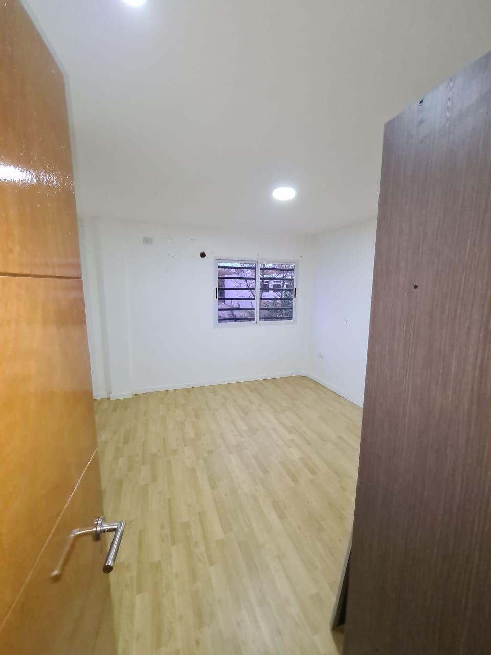 Duplex de 3 ambientes con patio jardín y parrilla en venta en San Vicente