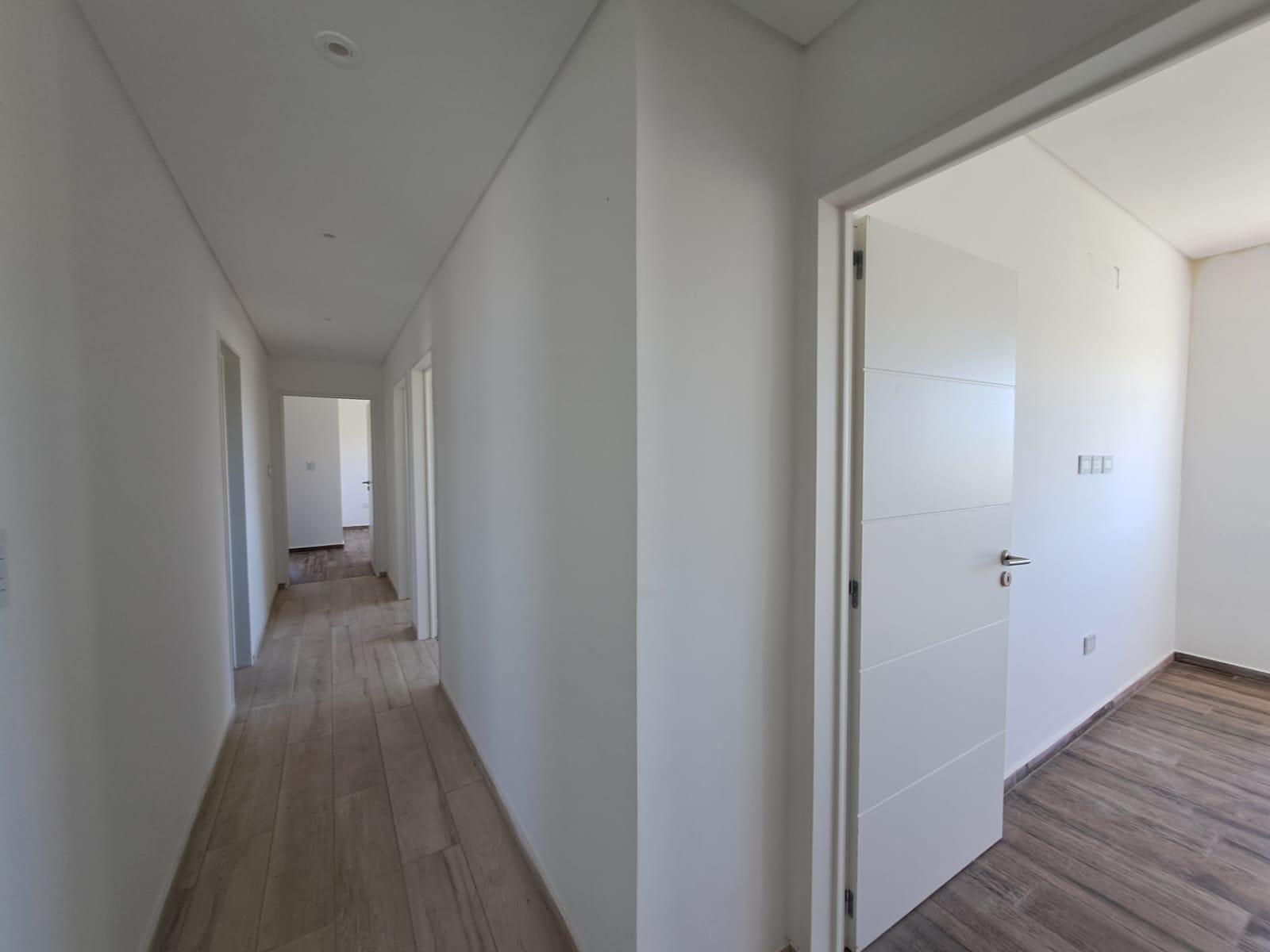 Casa en venta en San Simon a estrenar con 4 dormitorios y 3 baños
