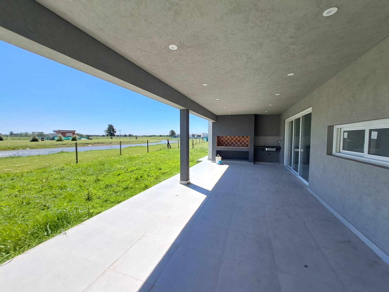 WhatsApp Image 2025-10-07 at 15.04.53