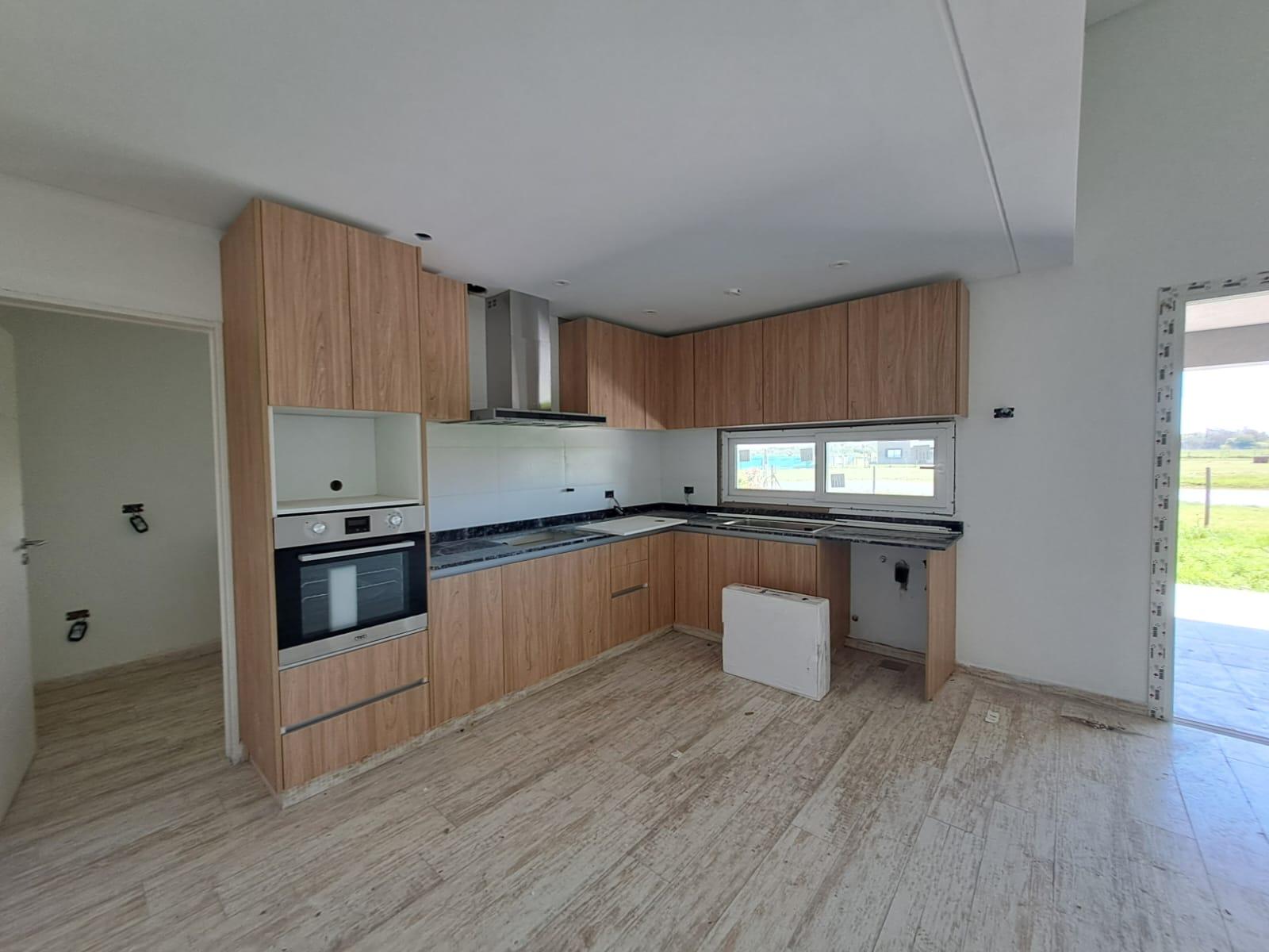 WhatsApp Image 2025-10-07 at 15.05.02 (1)