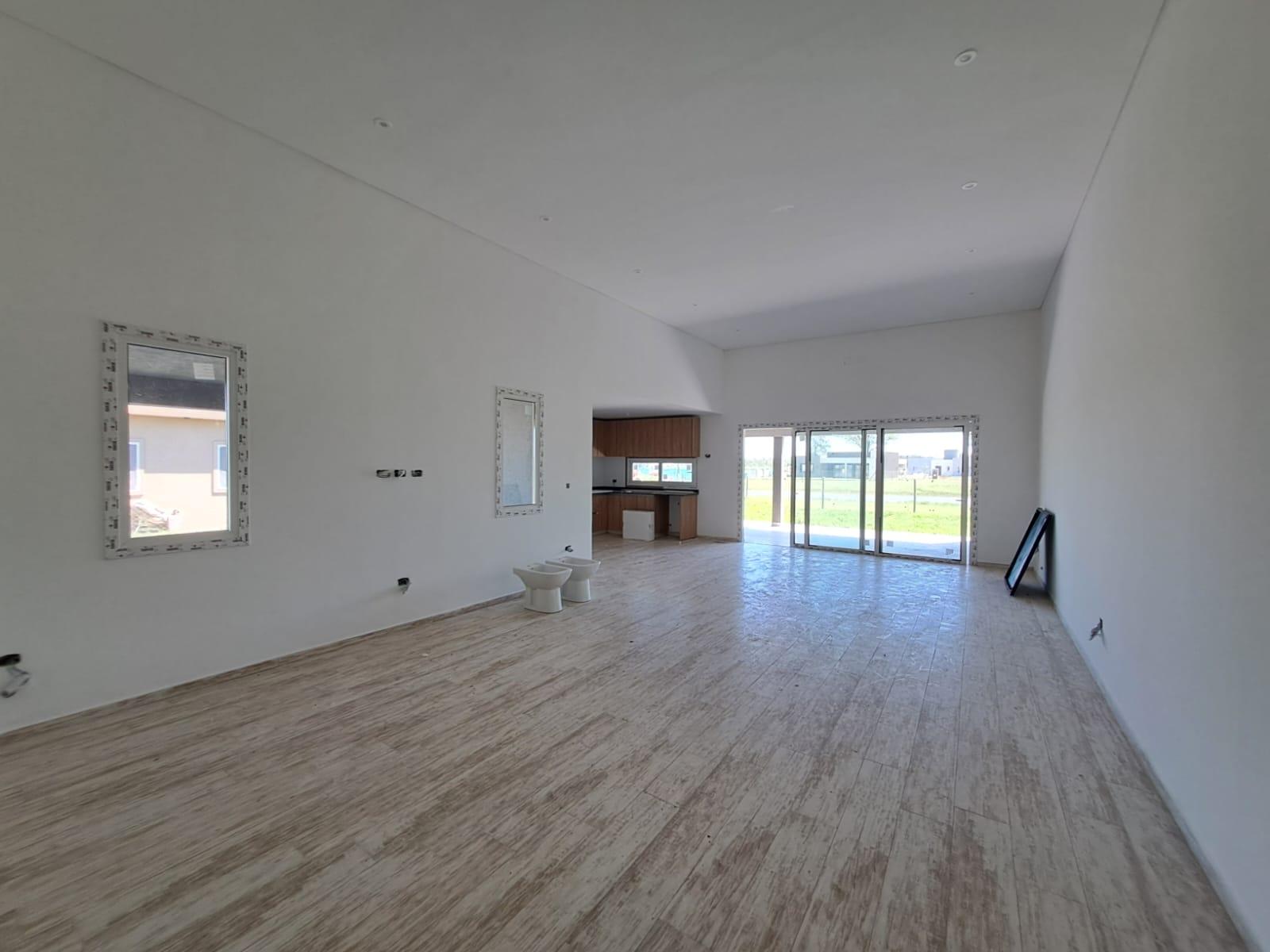 WhatsApp Image 2025-10-07 at 15.05.03 (2)