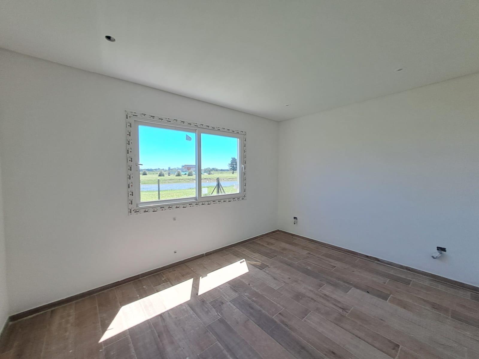 WhatsApp Image 2025-10-07 at 15.05.06 (1)