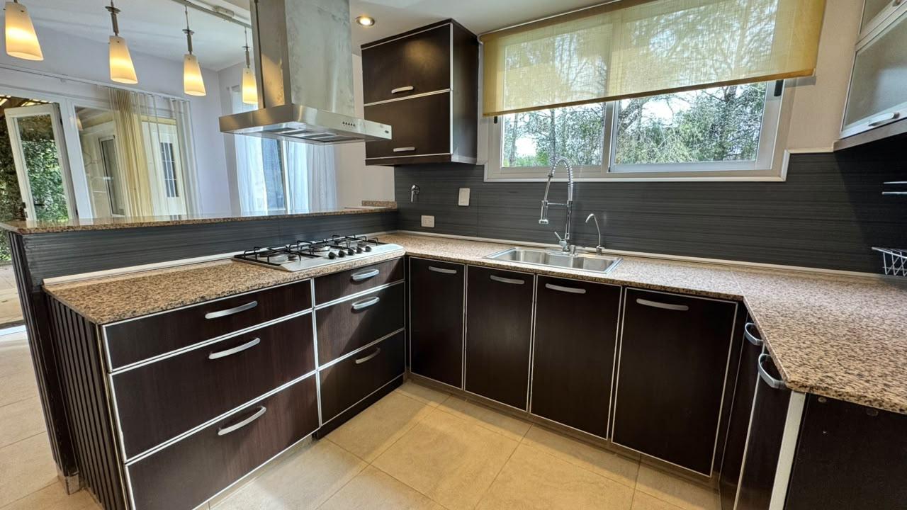 Casa en venta en Canning barrio Solar del Bosque Con Escritura Apto crédito