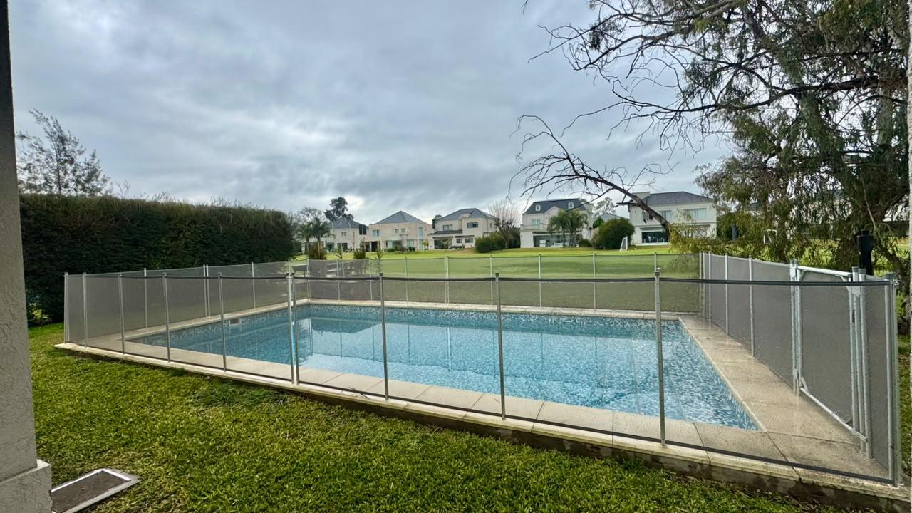 Casa de estilo clásico de 5 ambientes en venta en Saint Thomas Oeste Canning