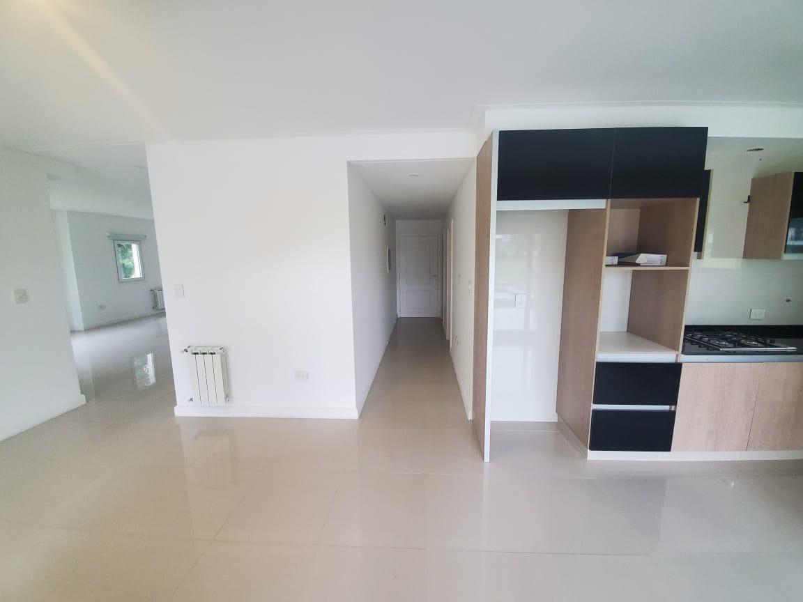 Casa de estilo clásico de 5 ambientes en venta en Saint Thomas Oeste Canning