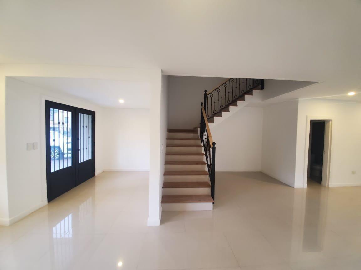 Casa de estilo clásico de 5 ambientes en venta en Saint Thomas Oeste Canning