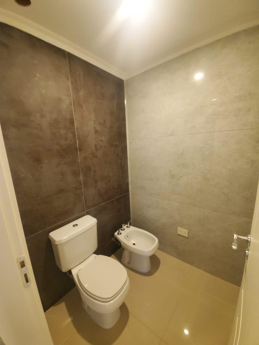 Casa de estilo clásico de 5 ambientes en venta en Saint Thomas Oeste Canning