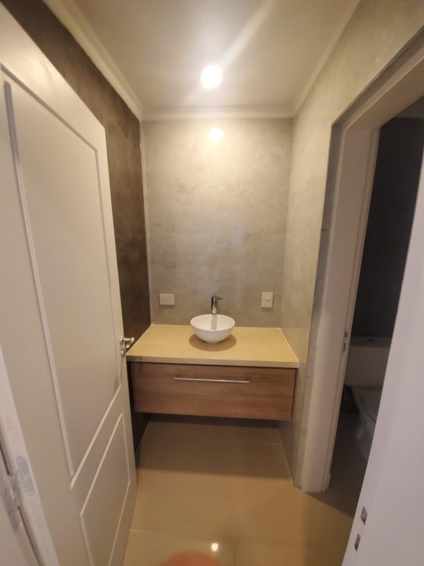 Casa de estilo clásico de 5 ambientes en venta en Saint Thomas Oeste Canning