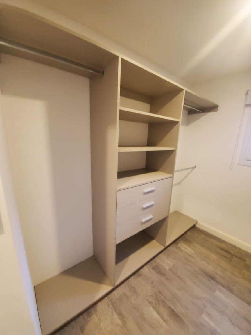 Casa de estilo clásico de 5 ambientes en venta en Saint Thomas Oeste Canning