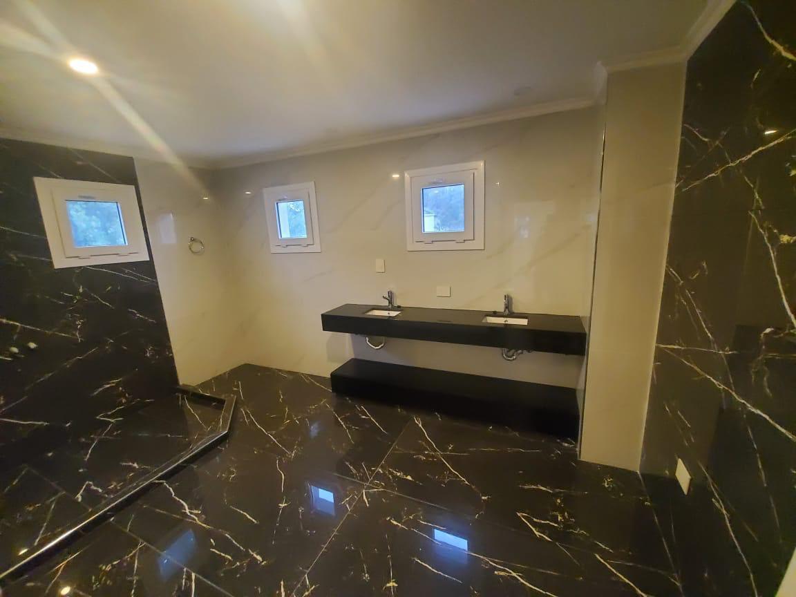 Casa de estilo clásico de 5 ambientes en venta en Saint Thomas Oeste Canning