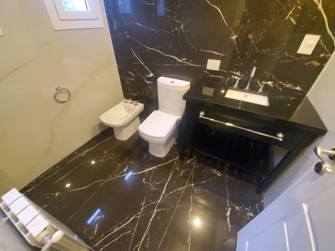 Casa de estilo clásico de 5 ambientes en venta en Saint Thomas Oeste Canning
