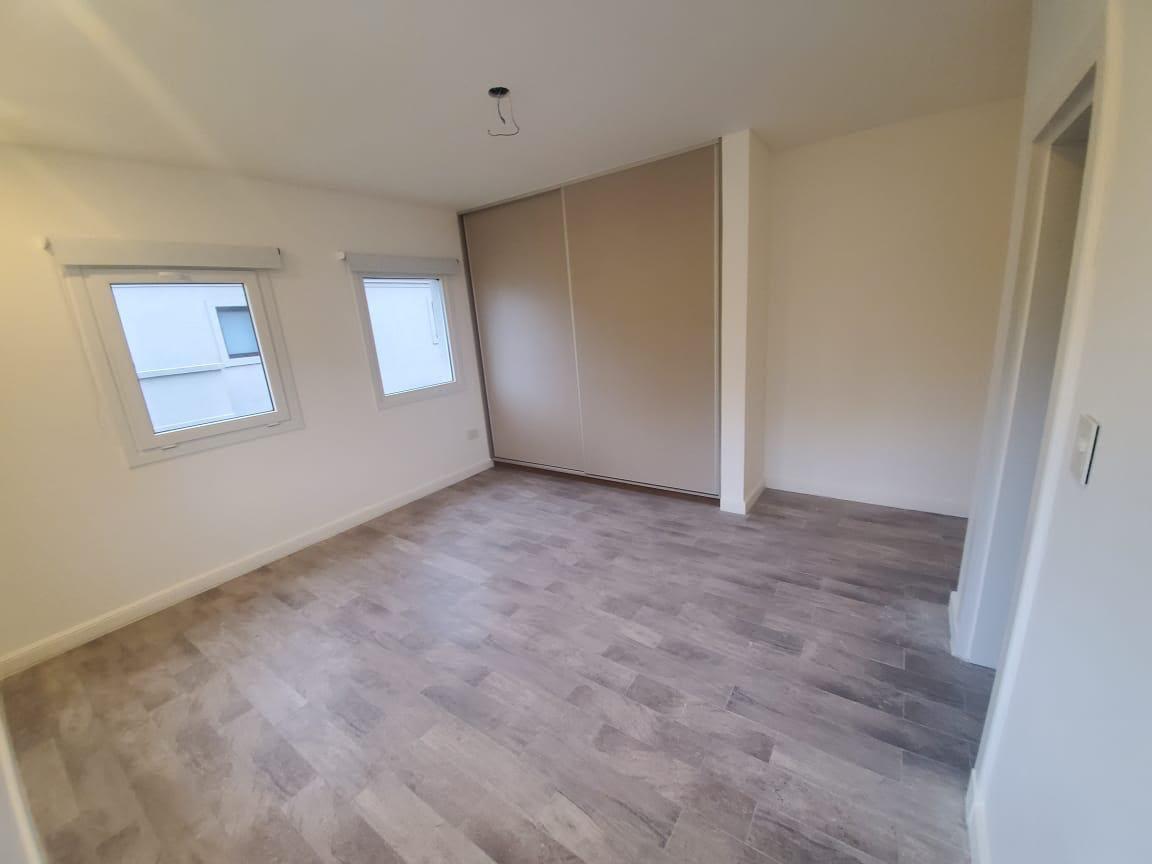 Casa de estilo clásico de 5 ambientes en venta en Saint Thomas Oeste Canning