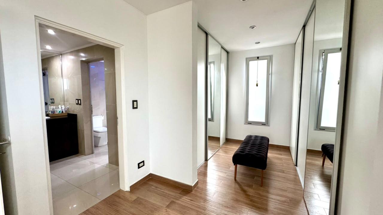 Casa con 4 dormitorios en venta en Los Naranjos I Canning