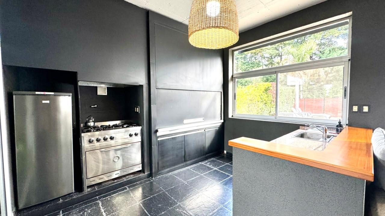 Casa con 4 dormitorios en venta en Los Naranjos I Canning