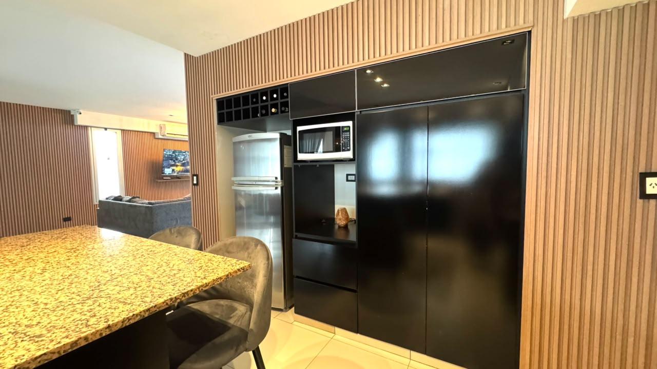 Casa con 4 dormitorios en venta en Los Naranjos I Canning