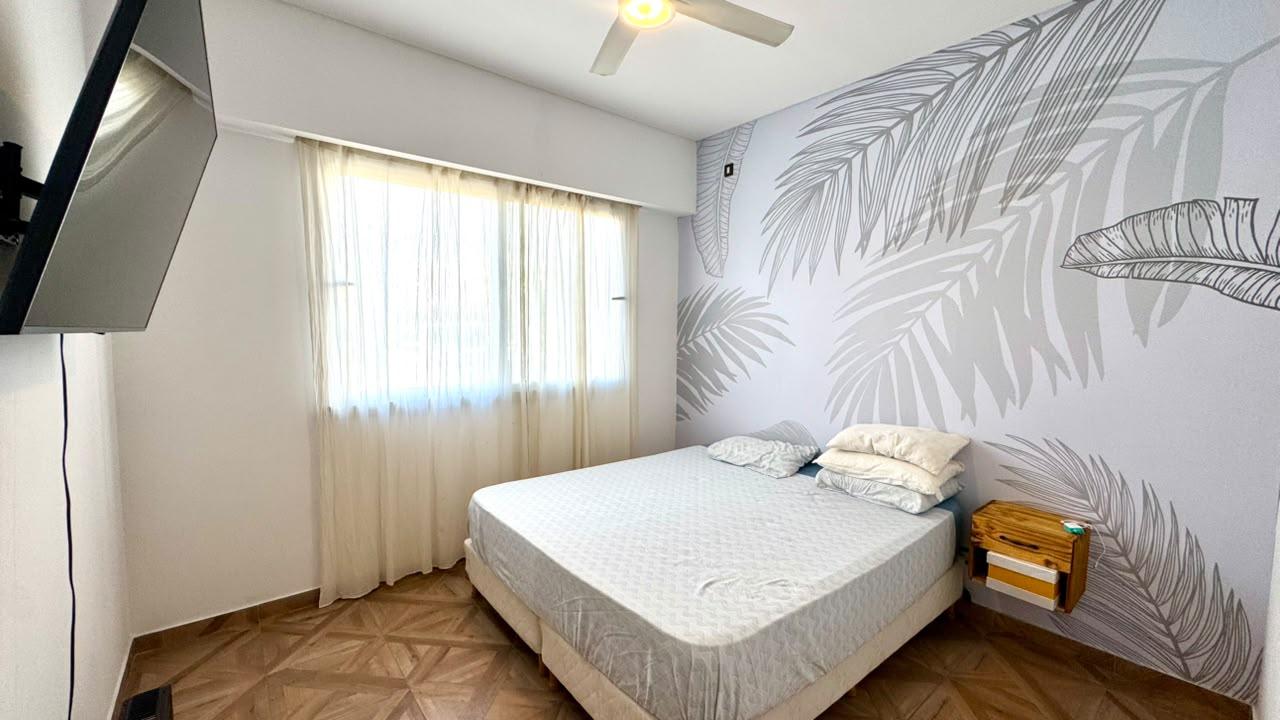 Casa con 4 dormitorios en venta en Los Naranjos I Canning