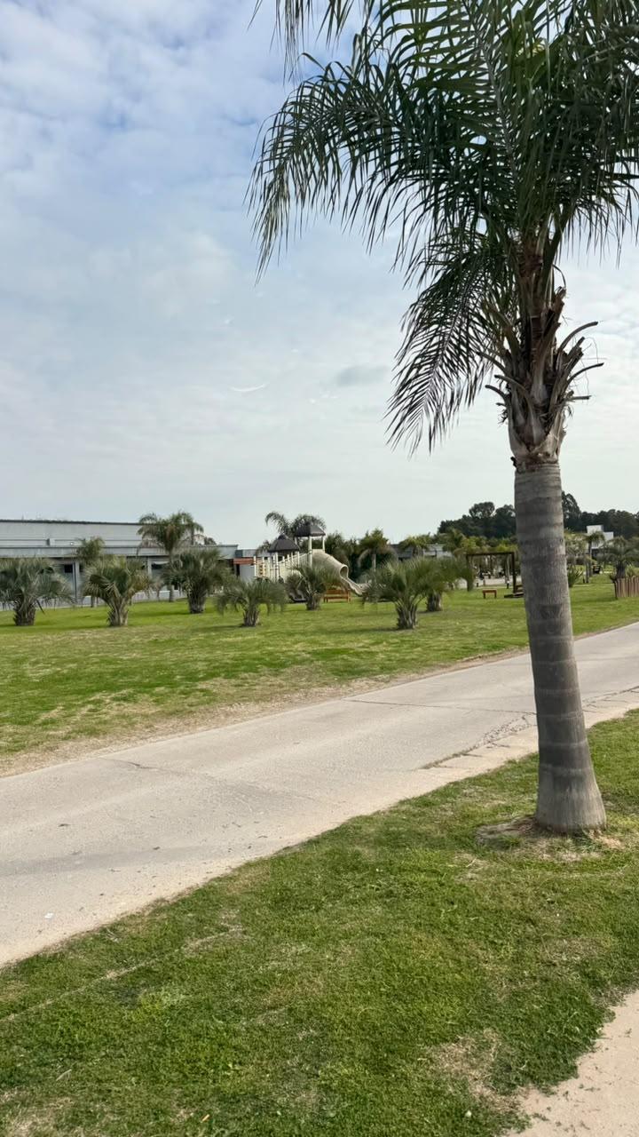 Venta Casa en una planta Lote de 600 m2 en esquina Lagos de Canning