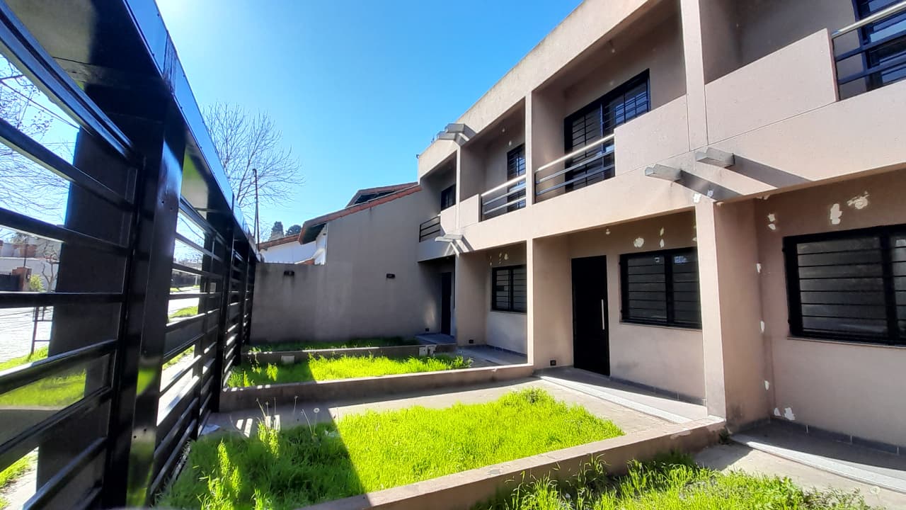 Duplex en venta en Monte Grande Con Escritura y Planos