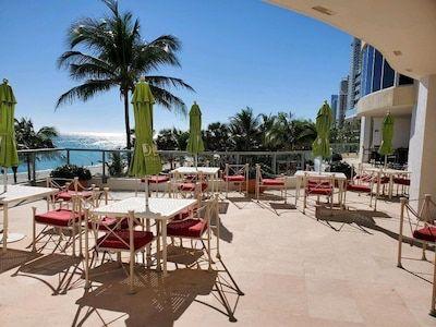 Venta de Departamentos en Miami Florida Edificio del Hotel Double Tree Ocean Point de Hilton