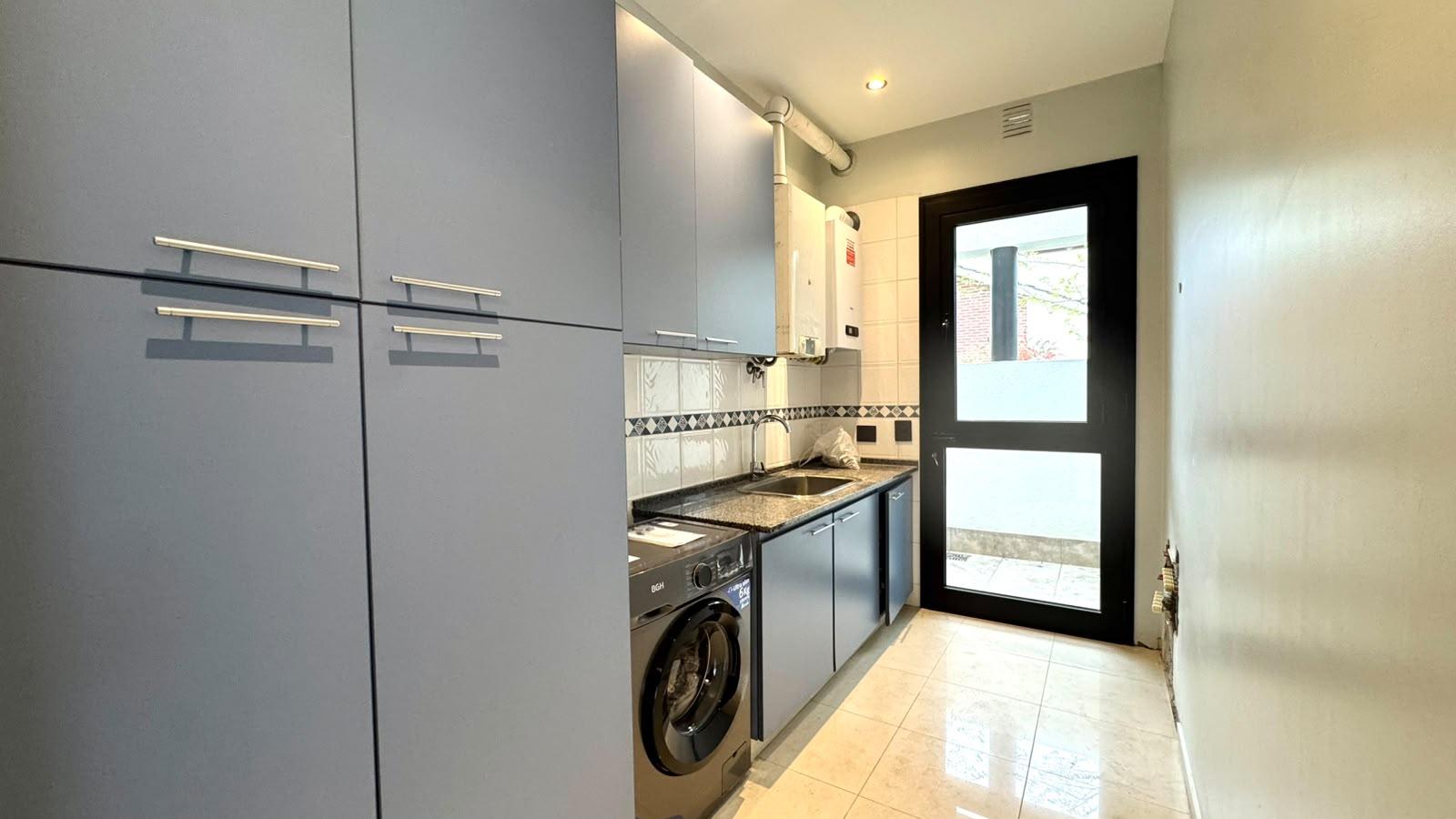 WhatsApp Image 2026-09-11 at 17.28.24 (3) Casa remodelada y restructurada en venta, en Saint Thomas Sur, Canning