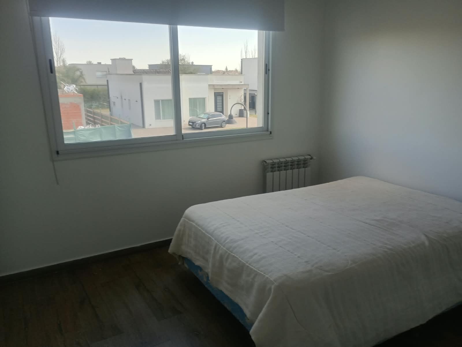 Casa en alquiler en barrio Los Talas en dos plantas amoblada Canning