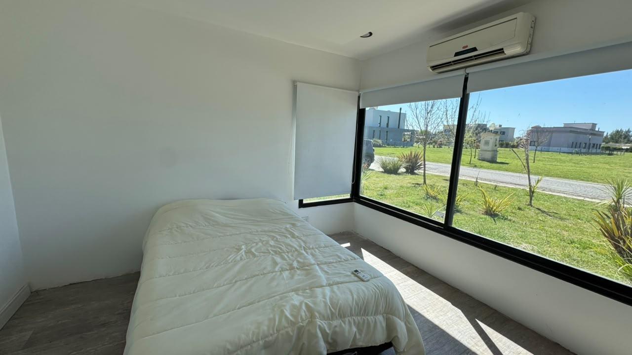 Casa con 4 dormitorios a la venta en Lagos de San Eliseo Guernica Acceso por Ruta 58