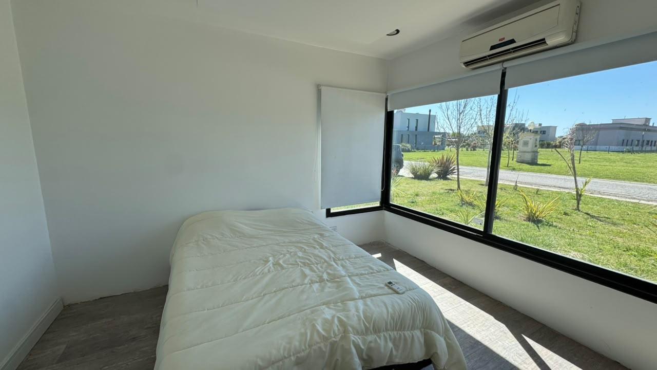 Casa con 4 dormitorios a la venta en Lagos de San Eliseo Guernica Acceso por Ruta 58