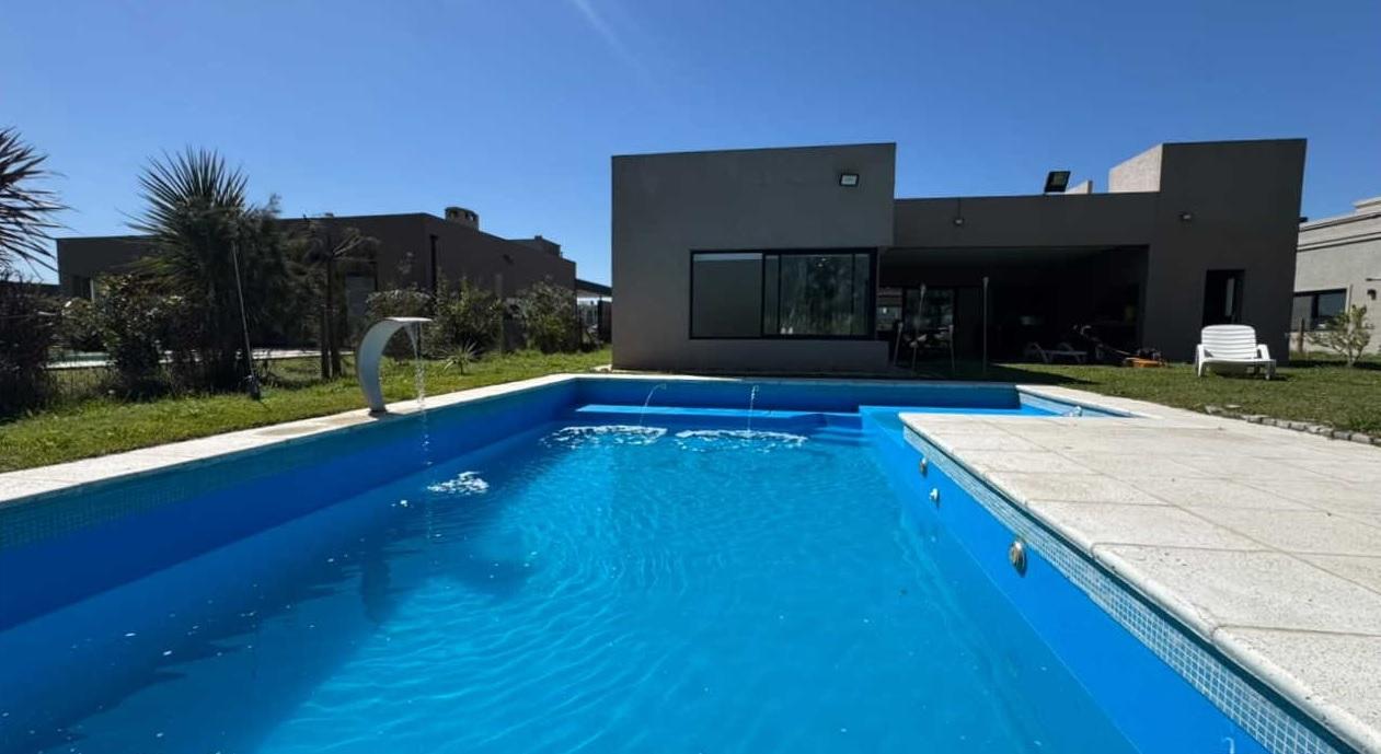 Casa con 4 dormitorios a la venta en Lagos de San Eliseo Guernica Acceso por Ruta 58