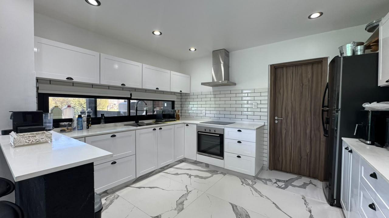Casa con 3 dormitorios quincho y piscina a la venta en Lagos de San Eliseo Guernica Acceso por Ruta 58