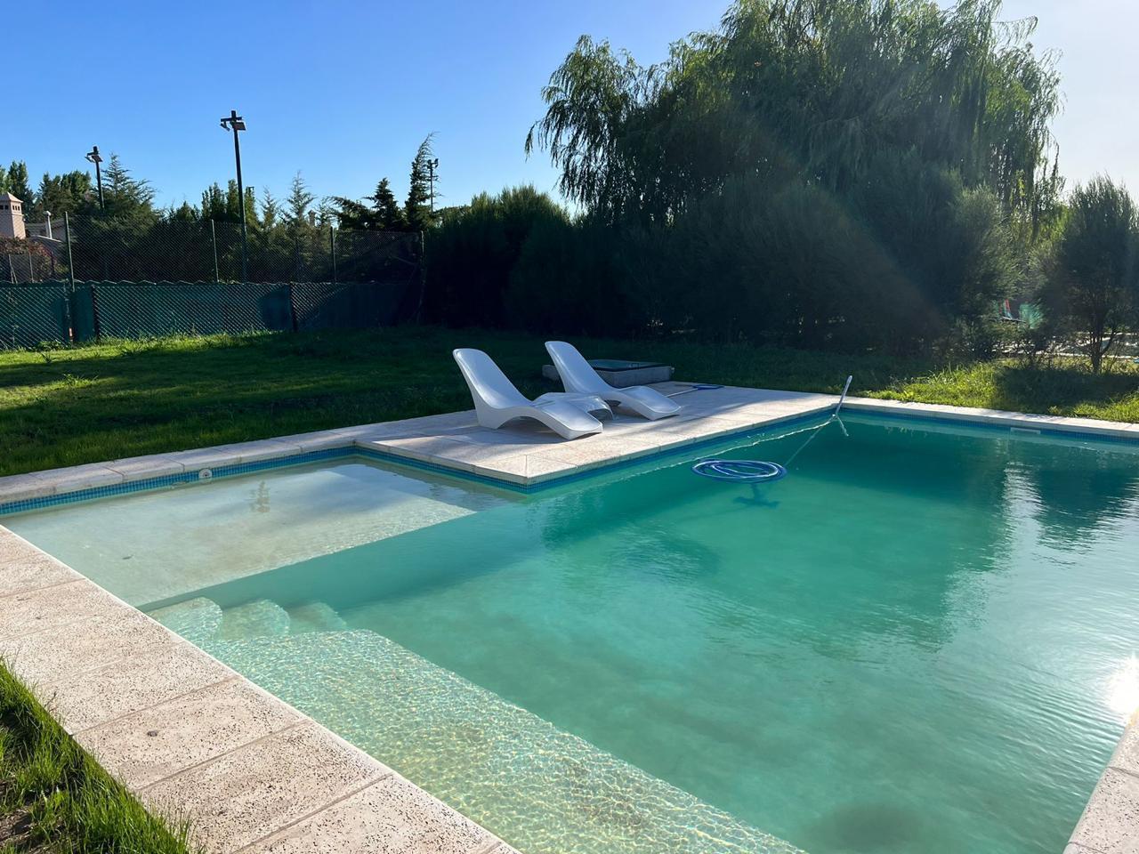 Casa con 3 dormitorios quincho y piscina a la venta en Lagos de San Eliseo Guernica Acceso por Ruta 58