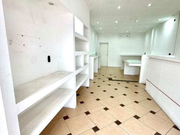 Local comercial en Alquiler en Av. Castex Canning