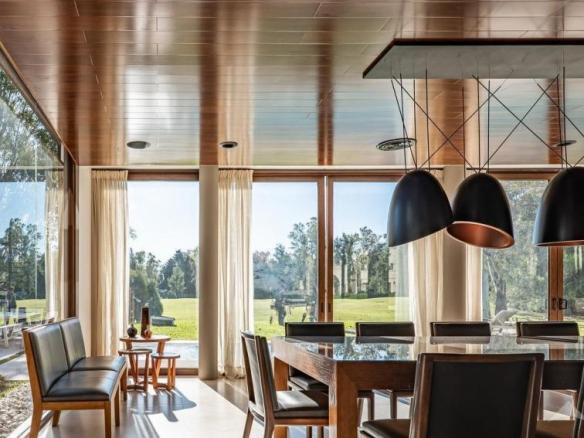 Casa en venta en doble lote al golf en Saint Thomas Este Canning