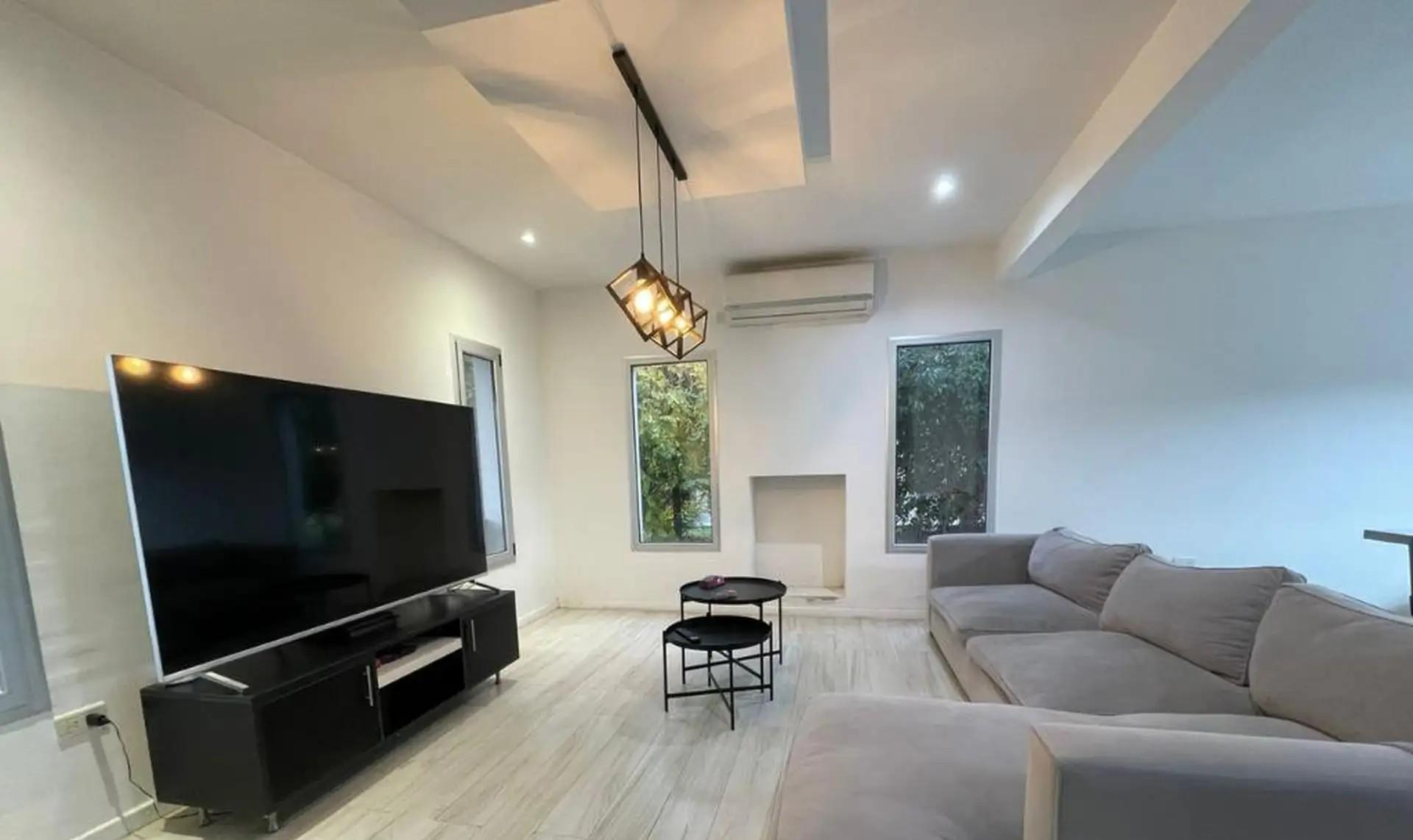 Casa con 4 dormitorios en alquiler en Don Joaquín Canning