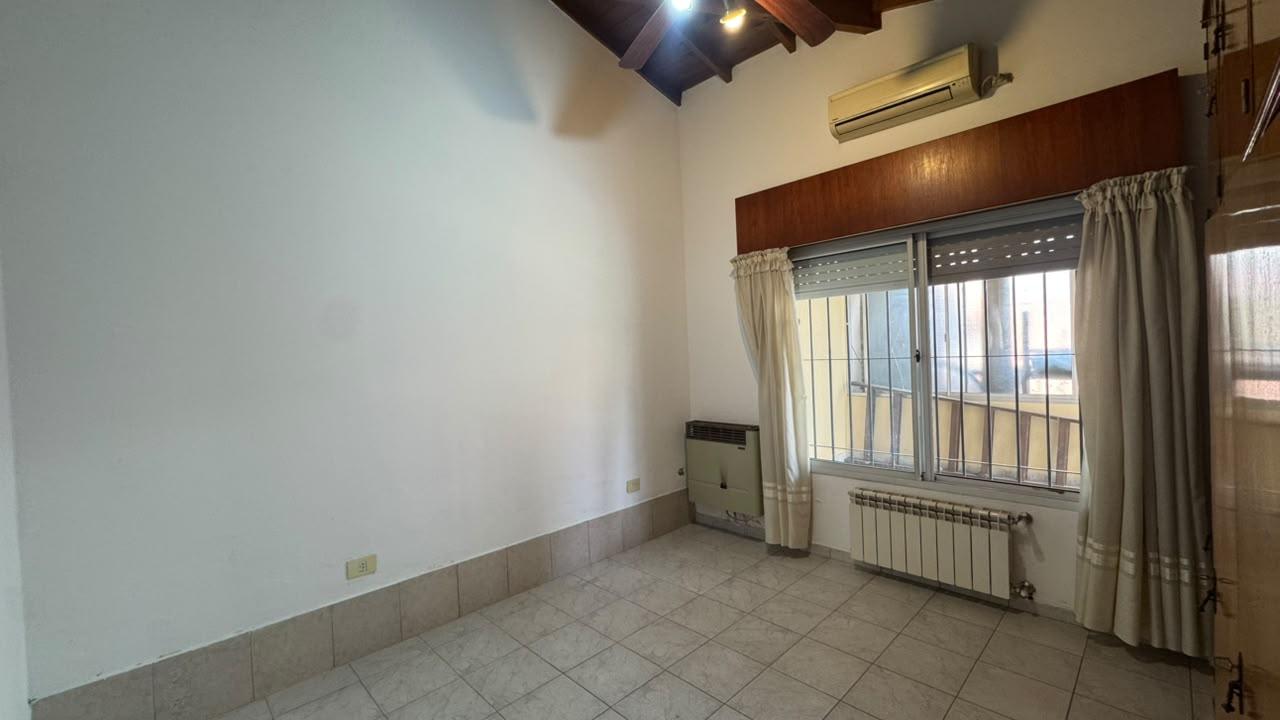 WhatsApp Image 2026-09-19 at 15.09.43 (3) Casa en venta sobre terreno de 434 m2 en El Jaguel a 10 metros de Av. Castex Canning