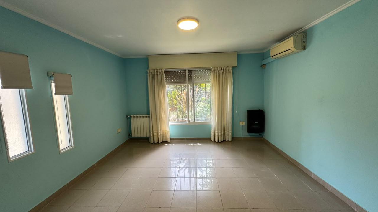 WhatsApp Image 2026-09-19 at 15.09.44 (3) Casa en venta sobre terreno de 434 m2 en El Jaguel a 10 metros de Av. Castex Canning