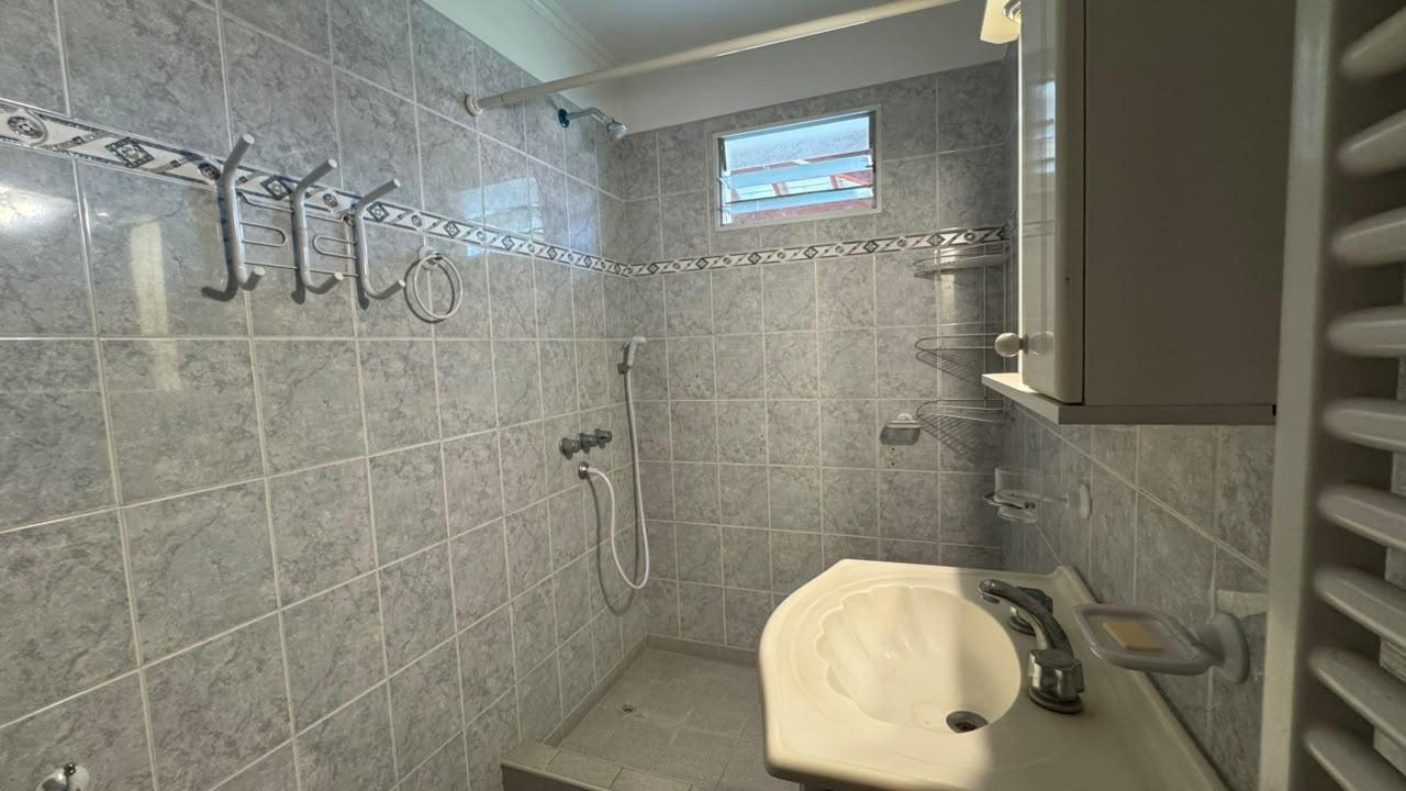 WhatsApp Image 2026-09-19 at 15.09.44 Casa en venta sobre terreno de 434 m2 en El Jaguel a 10 metros de Av. Castex Canning