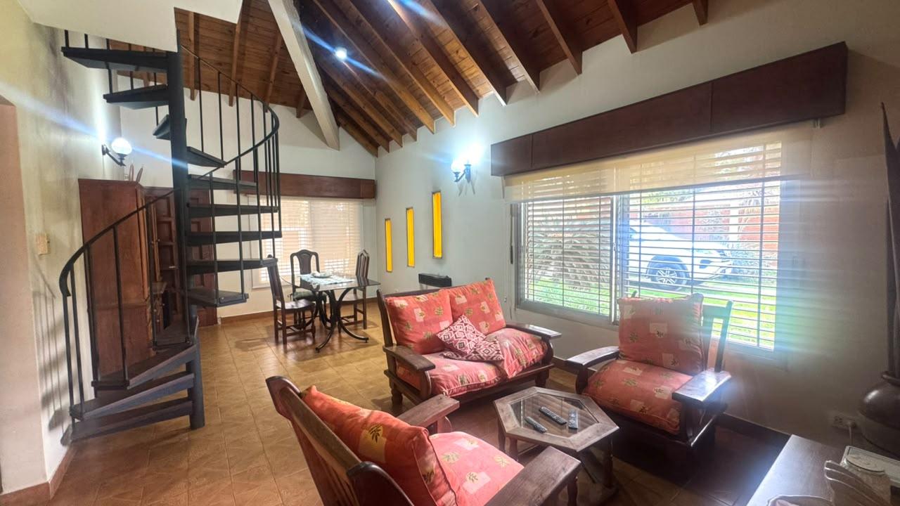 Casa en venta sobre terreno de 434 m2 en El Jaguel a 10 metros de Av. Castex Canning