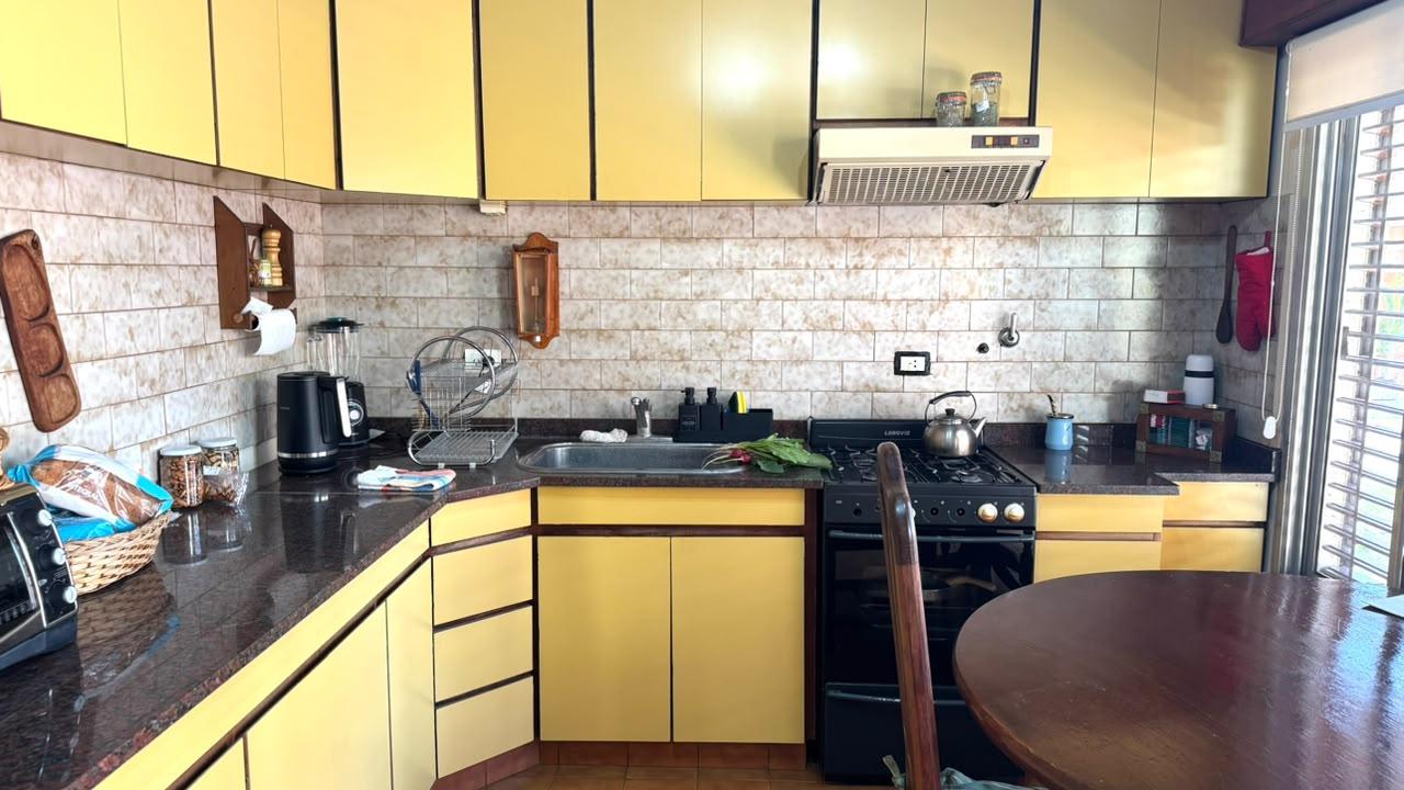 Casa en venta sobre terreno de 434 m2 en El Jaguel a 10 metros de Av. Castex Canning